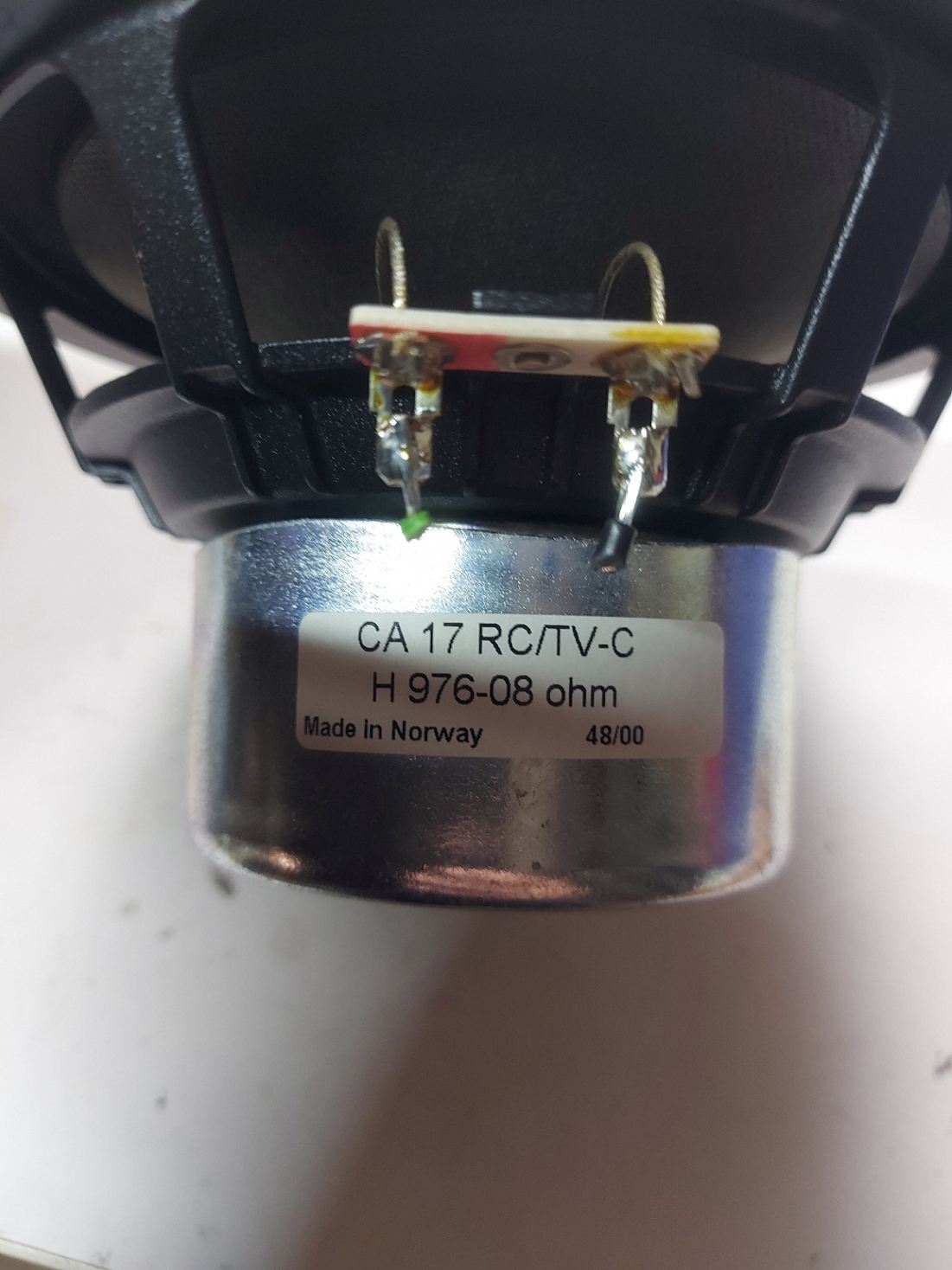 A hangszóró típuscímkéje: CA 17 RC/TV-C, Made in Norway
